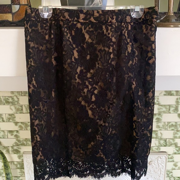 🖤 Caché Black and Beige Lace Skirt, Size 4 🖤 - Picture 1 of 5